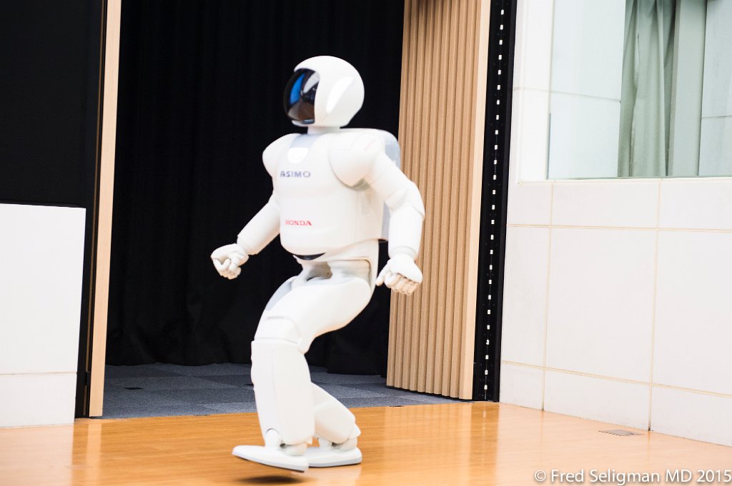 20150310_134051 D4S.jpg - Honda Tokyo.  Asimo, the humanoid robot.  Greeted President Obama a few weeks prior when he visited Japan.